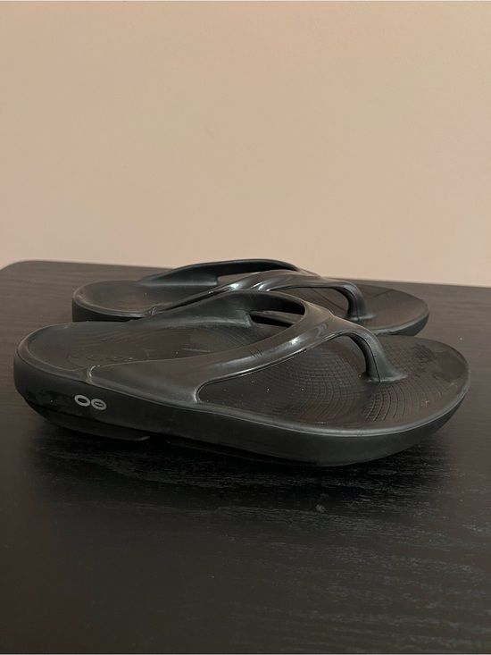 OOFOS Shoes - OOFOS SIZE 7/38 W/38 BLACK OOmegaTHONG PLATFORM FLIP FLOP SANDALS